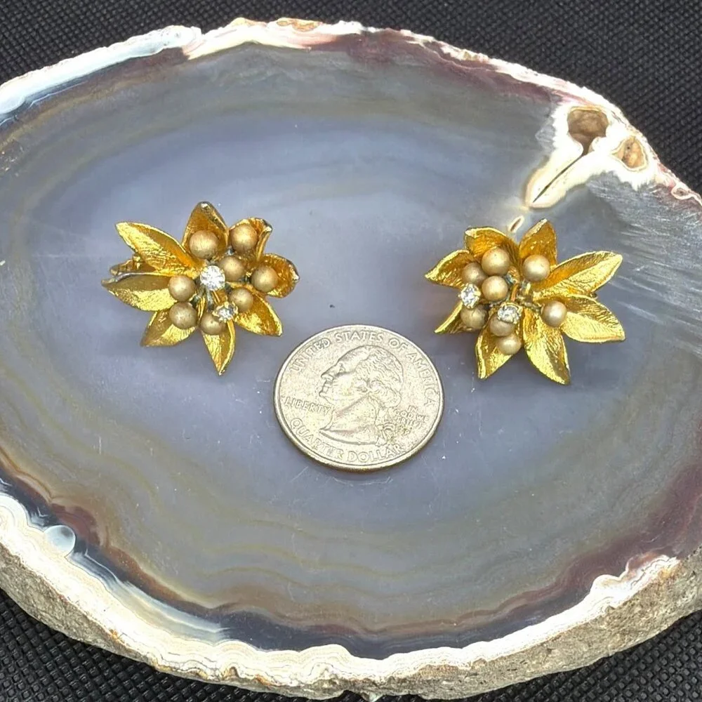VTG MCM 1950s 3D Floral Clip On Earrings Faux Pearl Rhinestone Layered Flower - Picture 16 of 16